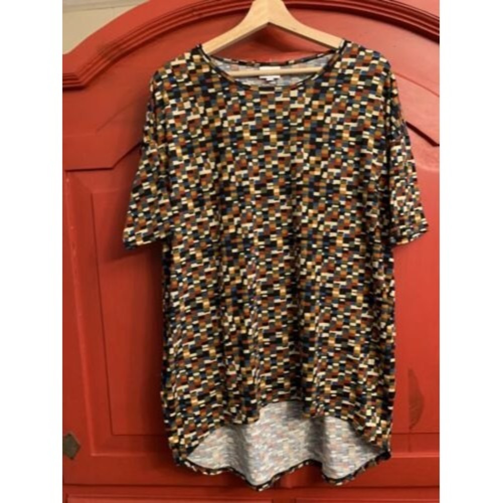 NWOT Small LulaRoe Perfect Tee Geometric Pattern Long Back Tunic Shirt Leggings